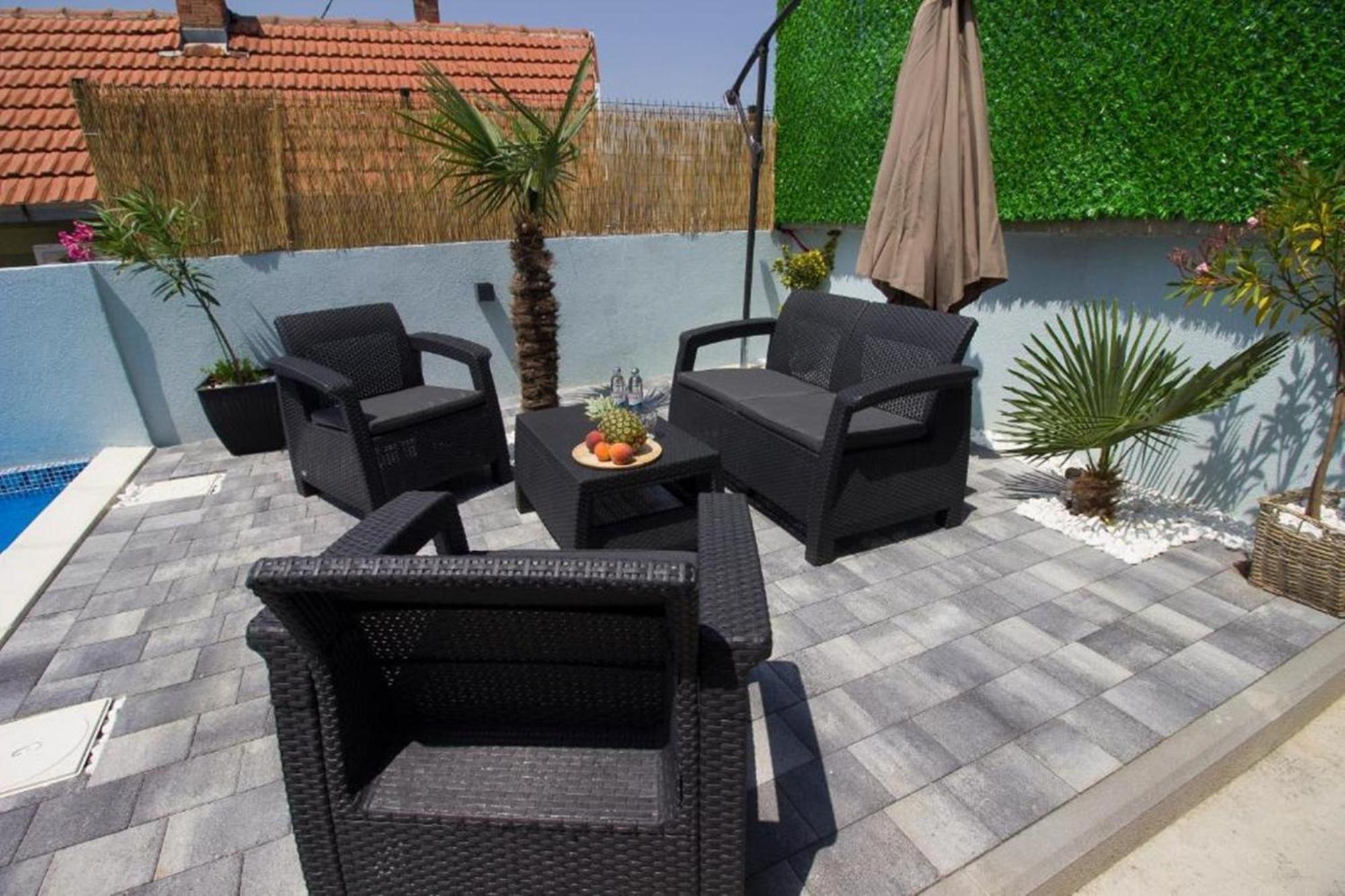 Summer House With Heated Swimming Pool Mostar Esterno foto